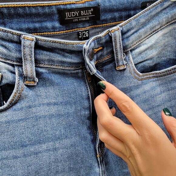 Judy Blue Slim Fit Jeans Medium Wash Stretchy Size 3/26 Women's Straight Leg - Picture 5 of 6